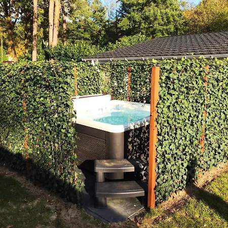 Bb Comfort 6 Personen Jacuzzi Resort *